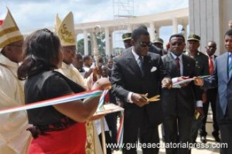 Obiang inaugura la Basílica de Mongomo