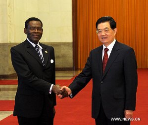 Obiang Nguema con el Presidente de China. Foto Agencia China de Noticias