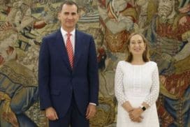 Incidente de ejecución frente a la resolución del Parlamento de Cataluña, por la que se aprueban las conclusiones de la comisión de Estudio del Proceso Constituyente El Rey y Ana Pastor