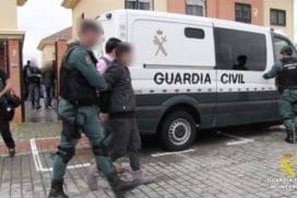 La Guardia Civil detiene en Girona (Cataluña) a dos marroquíes acusados de colaborar con una “estructura permanente de financiación” del DAESH Guardia Civil