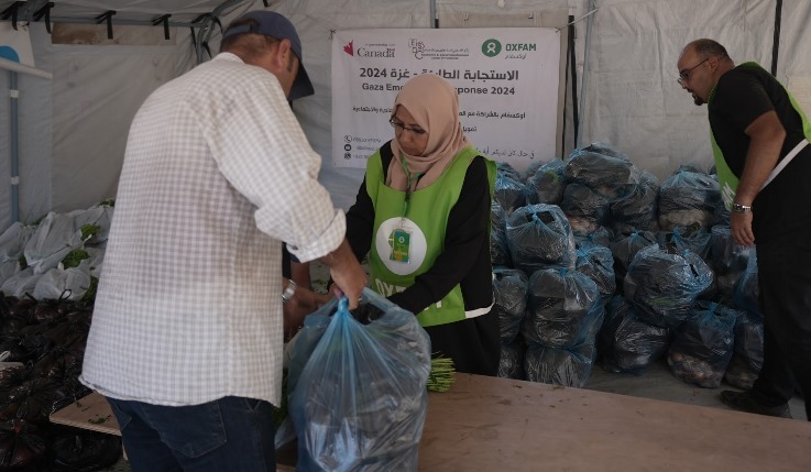 Reparto de comida en Gaza